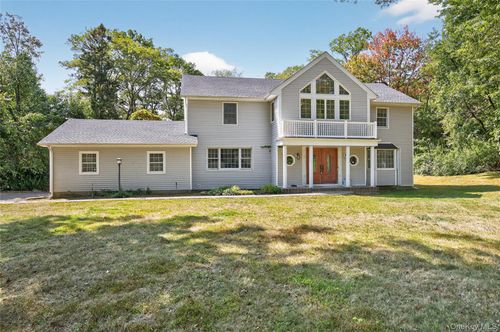 19 Woodvale Dr, Syosset, NY, 11791-1213 | Card Image