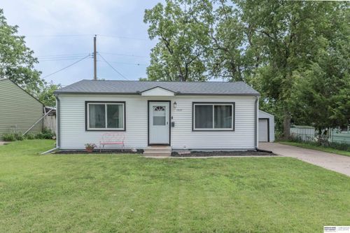 7337 S 69th St, La Vista, NE, 68128-2090 | Card Image