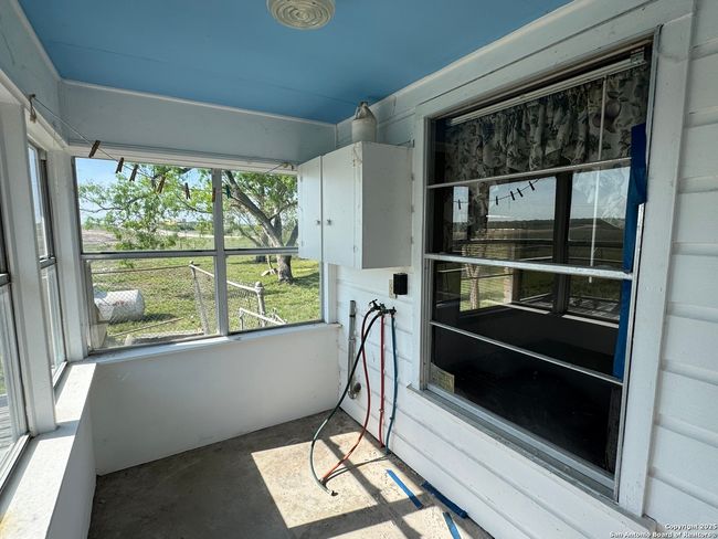 3810 S US-181 N Sunset Strip St, House other with 3 bedrooms, 1 bathrooms and null parking in Kenedy TX | Image 7