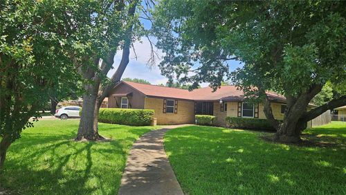 328 Bennett Cir, DeSoto, TX, 75115-5006 | Card Image