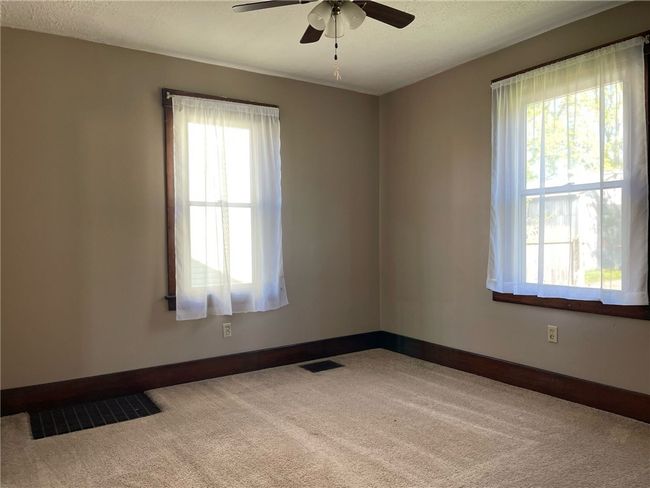 412 20 Th St, House other with 2 bedrooms, 1 bathrooms and 1 parking in Beaver Falls PA | Image 8