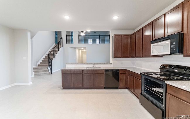 308 Angus Dr, House other with 4 bedrooms, 3 bathrooms and null parking in Seguin TX | Image 10