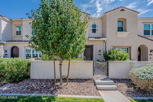 70-4077 S Sabrina Dr, Chandler, AZ, 85248-6196 | Card Image