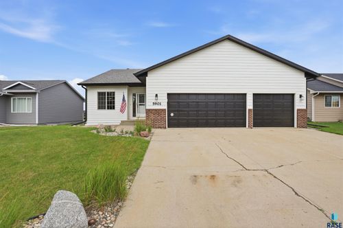 5901 N Sand Ave Avenue, Sioux Falls, SD, 57104 | Card Image