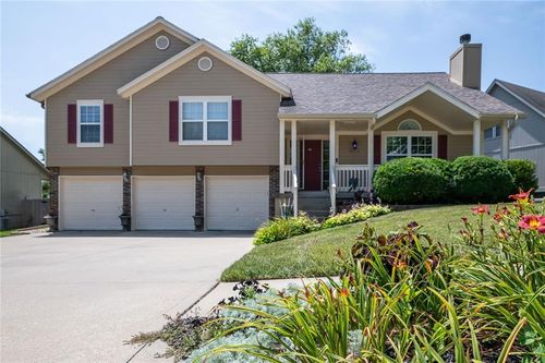 3616 Nw Anchor Ct, Blue Springs, MO, 64015-9147 | Card Image