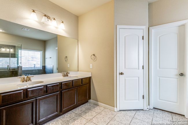 27511 Smokey Chase, House other with 4 bedrooms, 4 bathrooms and null parking in Boerne TX | Image 16