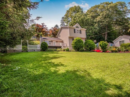 17 Shenorock Dr, Yorktown Heights, NY, 10598-6424 | Card Image