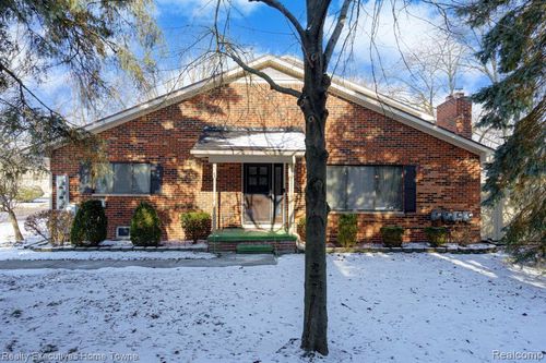 42509 Eldon Circle, Clinton Twp, MI, 48038 | Card Image