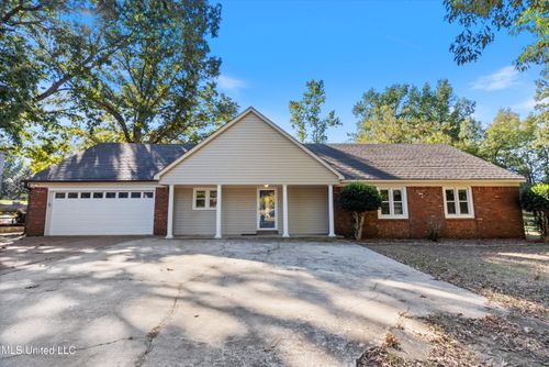 369 Westwood Drive, Senatobia, MS, 38668 | Card Image