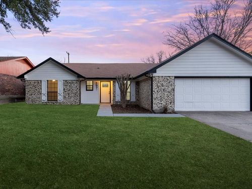 3977 Windhaven Rd, Fort Worth, TX, 76133-6828 | Card Image