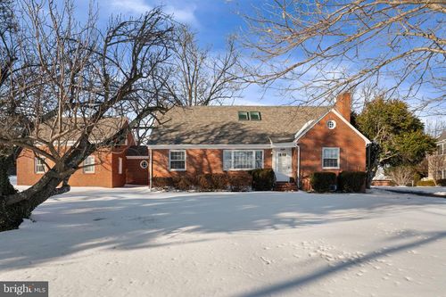 1688 Chain Bridge Rd, MCLEAN, VA, 22101-4312 | Card Image