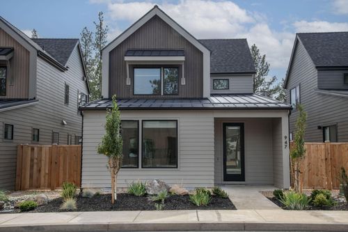 29-947 W Linda Ave, Sisters, OR, 97759-2514 | Card Image