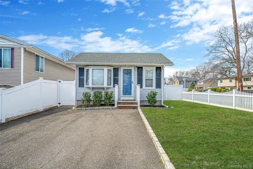 56 Bay Rd, Brookhaven, NY, 11719-9741 | Card Image