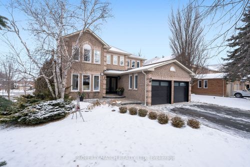 30 Glencedar Cres, Whitby, ON, L1R1X3 | Card Image