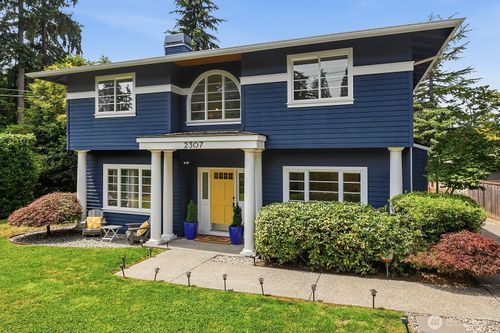 2307 108th Avenue Se, Bellevue, WA, 98004 | Card Image