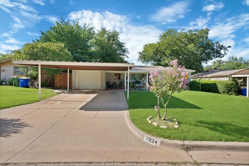 7824 Whitney Dr, White Settlement, TX, 76108-2512 | Card Image