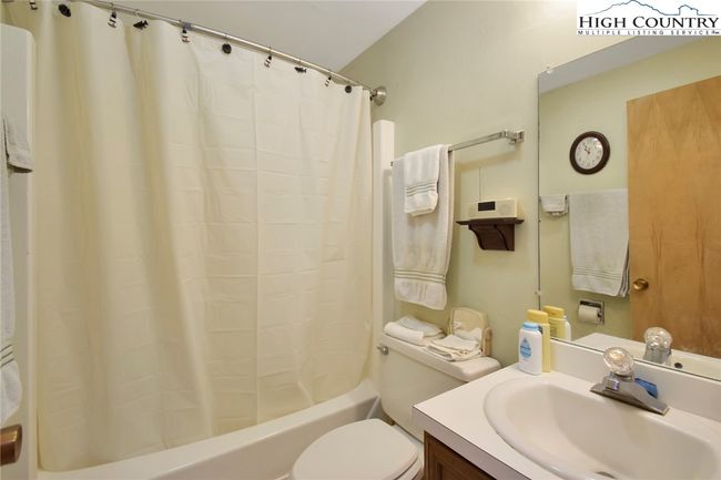 B12 - 388 Skyleaf Dr, Condo with 2 bedrooms, 2 bathrooms and null parking in Sugar Mountain NC | Image 21