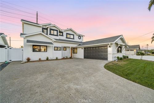 10321 Kamuela Dr, Huntington Beach, CA, 92646-3032 | Card Image