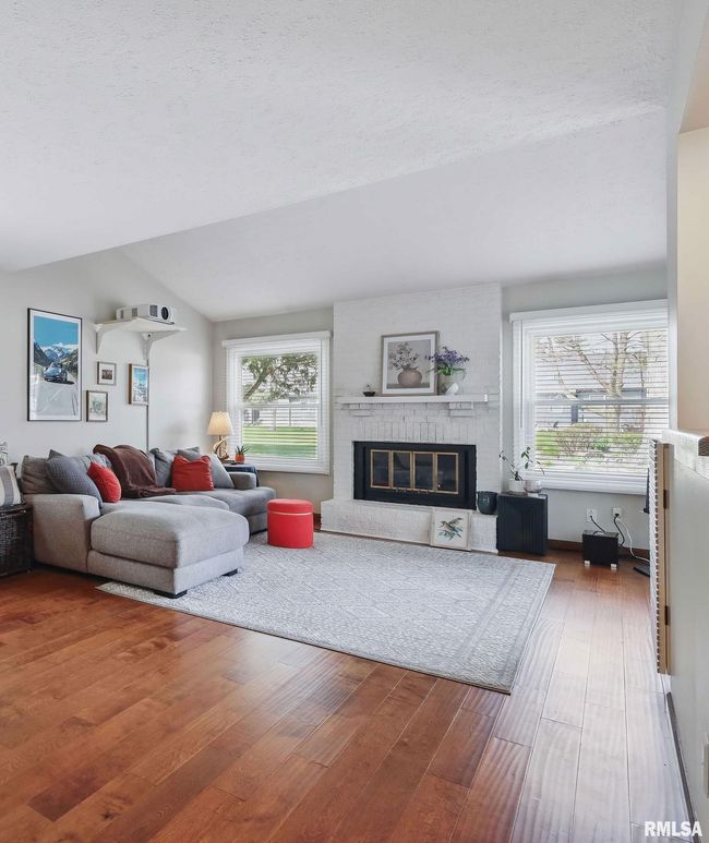 5952 Crow Valley Park Dr, Condo with 2 bedrooms, 2 bathrooms and null parking in Davenport IA | Image 11
