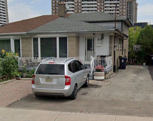 43 Lindylou Rd, North York, ON, M9M2B1 | Card Image