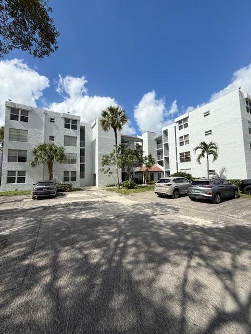 402-9440 Live Oak Pl, Davie, FL, 33324-4765 | Card Image
