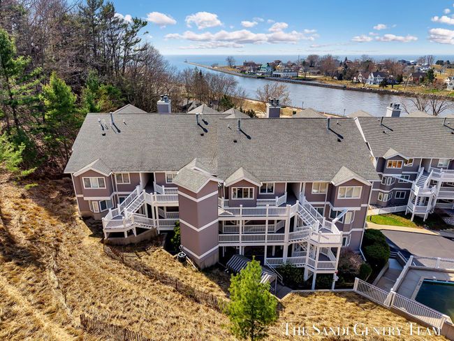 UNIT-21 - 810 S Harbor Dr, Condo with 3 bedrooms, 3 bathrooms and null parking in Grand Haven MI | Image 58