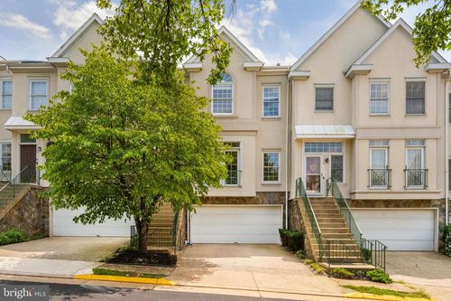4022 Dogberry Ln, FAIRFAX, VA, 22033-3247 | Card Image