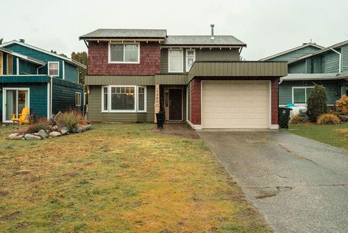 19045 117 A Avenue, House other with 3 bedrooms, 2 bathrooms and 2 parking in Pitt Meadows BC | Card Image