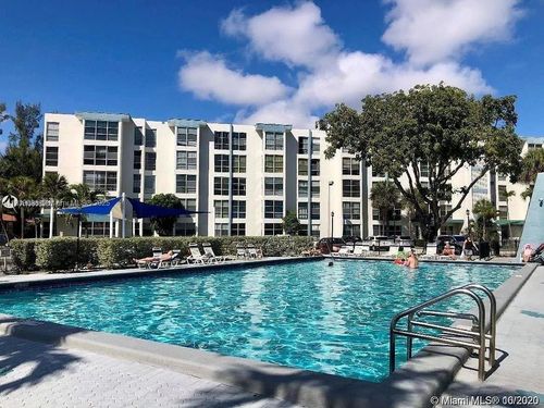 apt-105-17570 Atlantic Blvd, Sunny Isles Beach, FL, 33160-2836 | Card Image