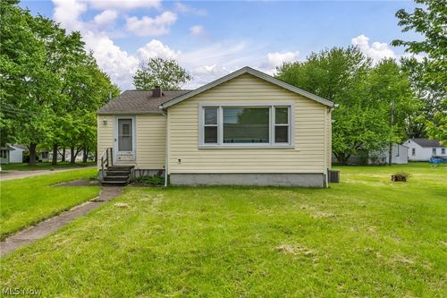 2901 Fulmer Rd, Lorain, OH, 44053-1513 | Card Image