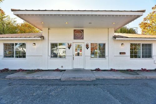 1213 Main St, Medford, OR, 97501-2935 | Card Image