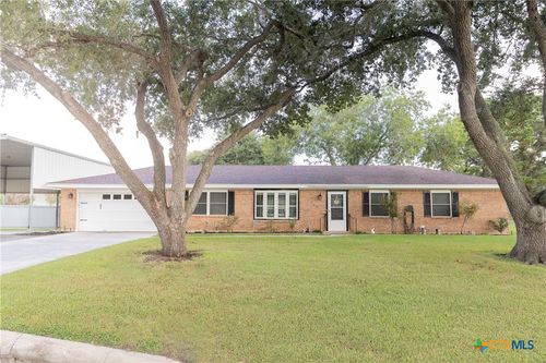 206 Berwick St, Victoria, TX, 77904-2886 | Card Image