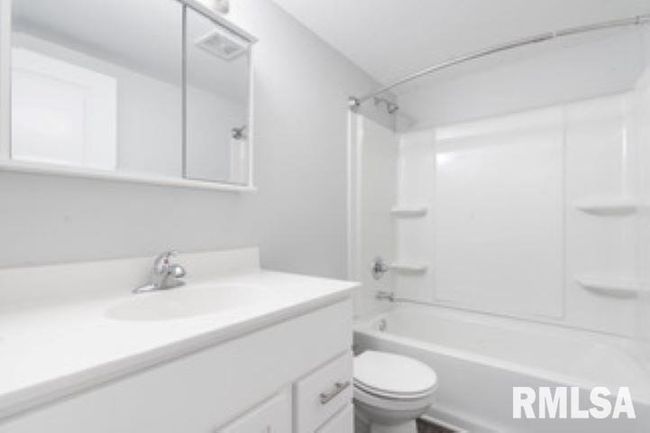 APT-5 - 1650 W 42 Nd St, Condo with 2 bedrooms, 1 bathrooms and 1 parking in Davenport IA | Image 10