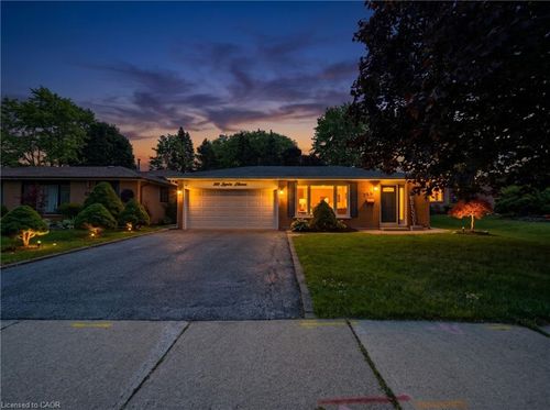 238 Laurier Ave, Milton, ON, L9T3V6 | Card Image