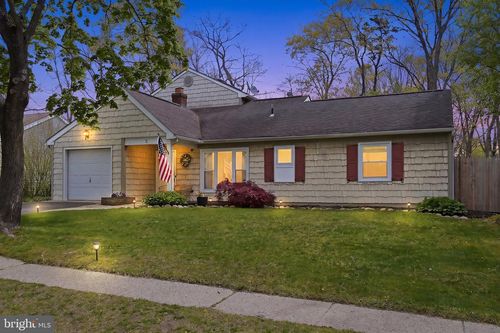 5 Chestnut Way Cir, Barnegat, NJ, 08005-2016 | Card Image
