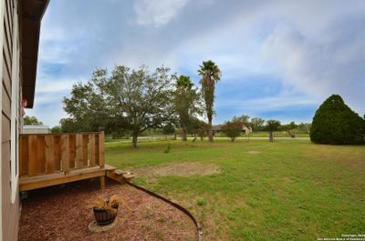 245 Cross Lake, House other with 4 bedrooms, 2 bathrooms and null parking in Pleasanton TX | Image 3