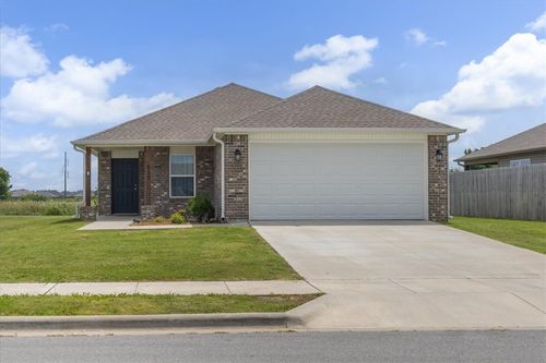 825 S Katlyn Dr, Siloam Springs, AR, 72761-4098 | Card Image