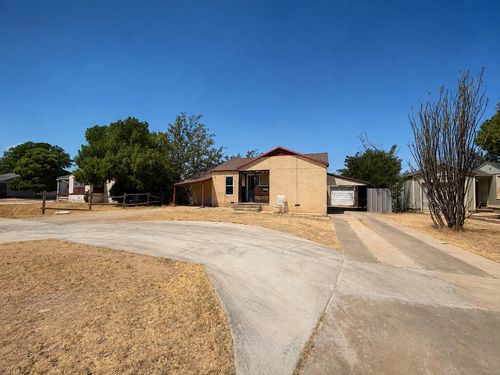 1403 E 11th Pl, Big Spring, TX, 79720-4901 | Card Image