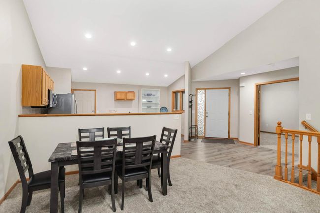 3424 Eagan Oaks Ct, Townhouse with 3 bedrooms, 2 bathrooms and null parking in Eagan MN | Image 12