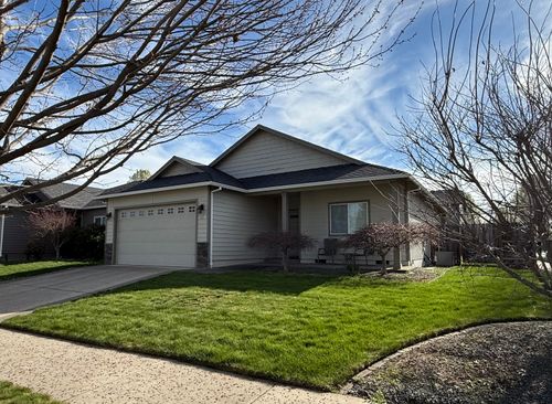 989 Pendleton Drive, Medford, OR, 97501 | Card Image
