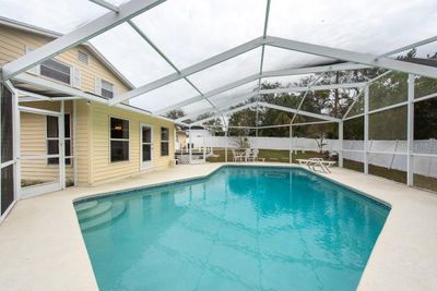 813 Kingswood Place, House other with 4 bedrooms, 3 bathrooms and null parking in Brandon FL | Image 2