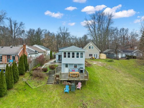 3529 Lakeview Dr, Ortonville, MI, 48462-9278 | Card Image