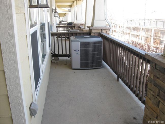 8338 Stonybridge Cir, Townhouse with 2 bedrooms, 3 bathrooms and 2 parking in Highlands Ranch CO | Image 4