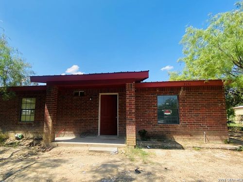 3151 Mack Cir, Eagle Pass, TX, 78852-5870 | Card Image