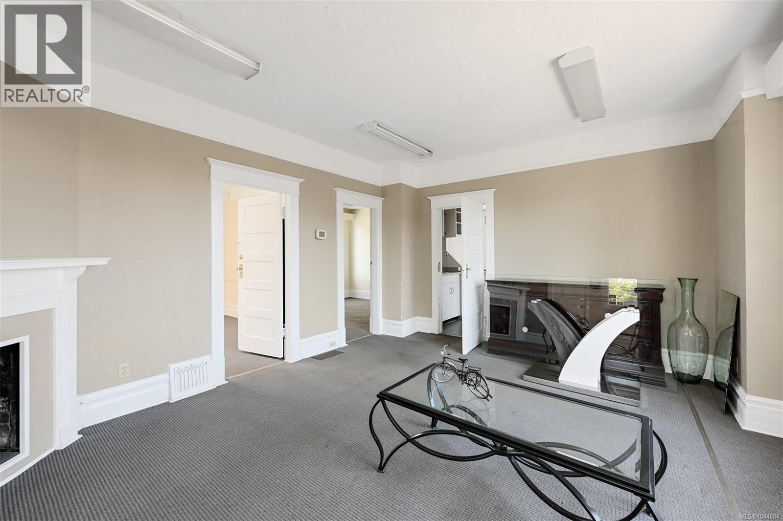 Commercial Sale in Victoria 4