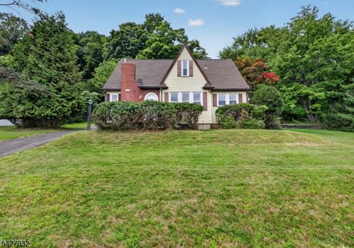 1208 Pompton Ave, Cedar Grove, NJ, 07009-1106 | Card Image