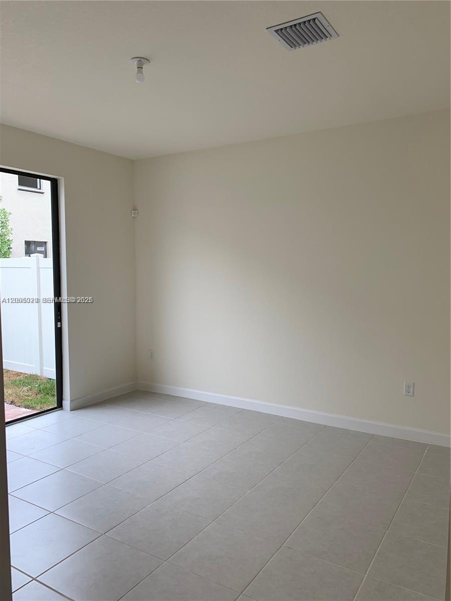 Residential Lease in Hialeah 2