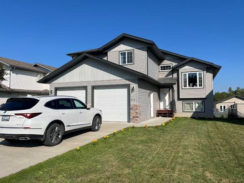 812 9 Street, Fox Creek, AB, T0H1P0 | Card Image