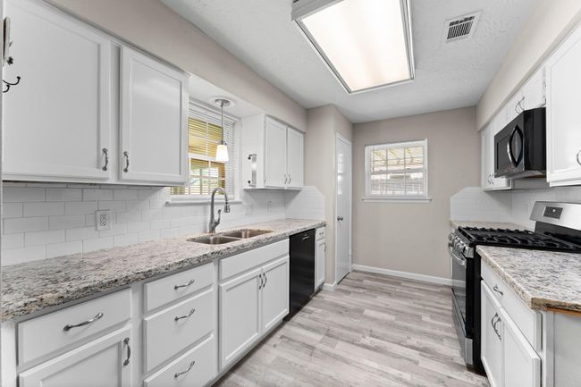 3527 Acorn Way Ln, House other with 3 bedrooms, 2 bathrooms and 2 parking in Spring TX | Image 9