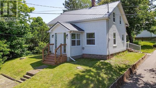 44 Woodleigh Drive, Kensington, PE, C0B1M0 | Card Image